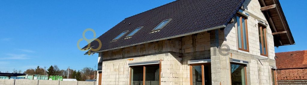 Dom wolnostojący do wykończenia w zakęciu