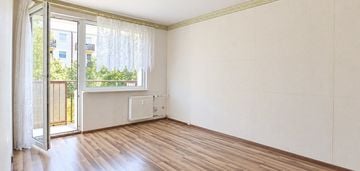 Tramwaj, sklepy, parking – wszystko tuż obok