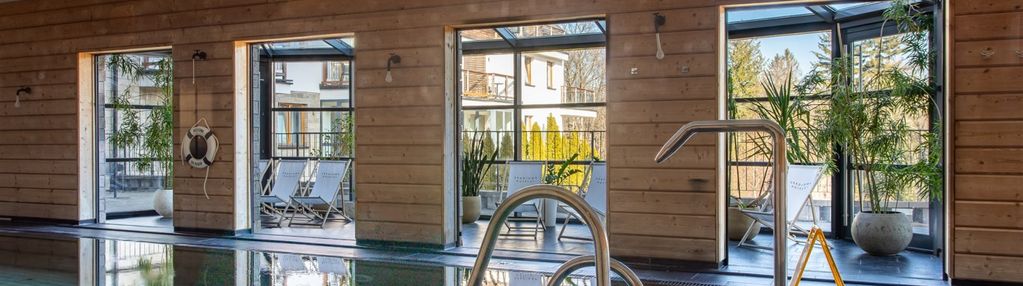 Dwupoziomowy apartament w cristal resort