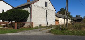 Dom z warsztatem stolarskim