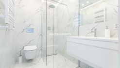 Nowoczesny gustowny dwupoziomowy apartament