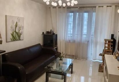 Dwupoziomowe mieszkanie w ząbkach