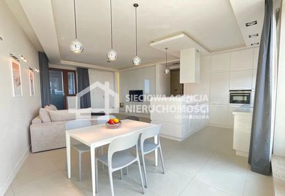 Apart w sea towers z widokiem na morze i miasto