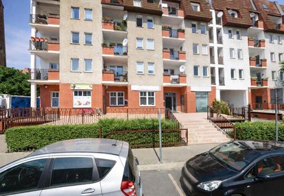 Centrum 3 pok. mieszkanie z 2 balkonami i 2 piwnicami