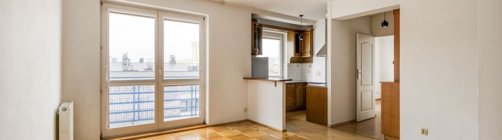 Świetne 2 pokoje z balkonem. nowszy blok. garaż.