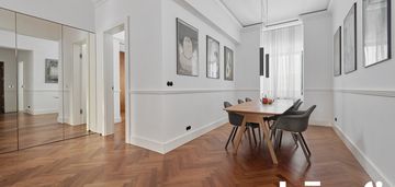 Loftowe mieszkanie z balkonem, garażem i komórką