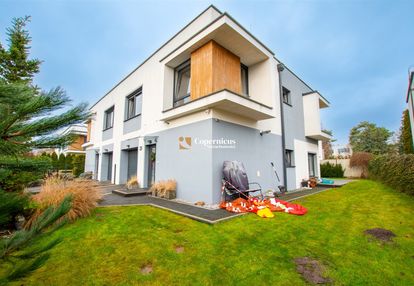 Dom na stawkach - okolice ulicy strzałowej.