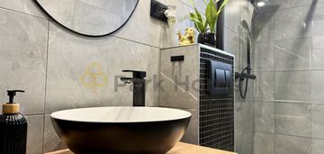 Dom wlnst z udogodnieniami, 5 minut od leszna!