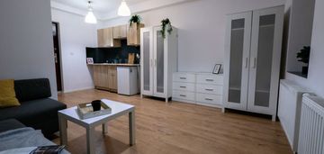 Kawalerka z ogrzewaniem miejskim - środula.