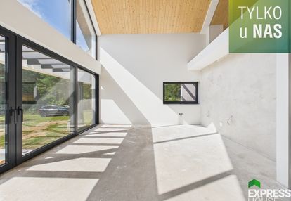 Niepowtarzalna bryła domu w zaciszu j. serwy