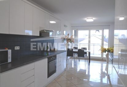 Apartament dwupoziomowy z kominkiem na ursynowie