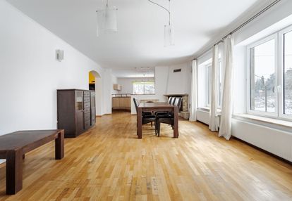 Włochy | dom 6 pokoi | piękny ogród | garaż |