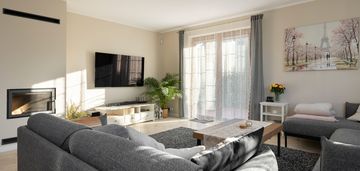 Przestronny słoneczny dom z dużym ogrodem