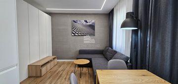 Pl. bema 5, nowoczesny apartament, 2-pokoje, taras