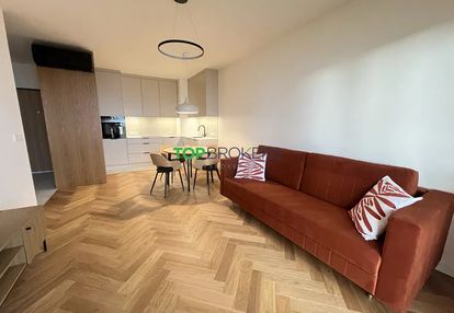 Nowe wyposażone dwa pokoje, ogródek, garaż