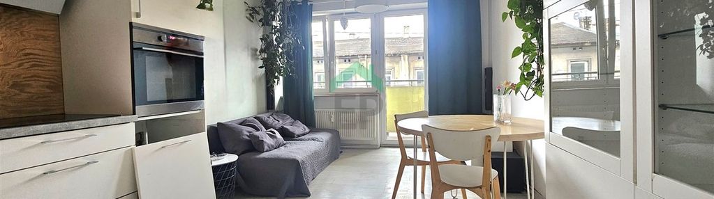 Umeblowane trzypokojowe mieszkanie.