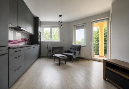 2 pokojowe, duży balkon, 2000 r budynku.