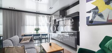 4 pokoje,  dwa tarasy, nadmorski dwór