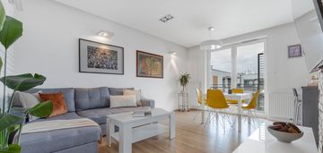 Ostatnie piętro nad chaosem miasta-balkon-dwustronne