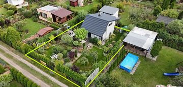 Piękna działka 300m2,domek,oczko wodne,mostek,las