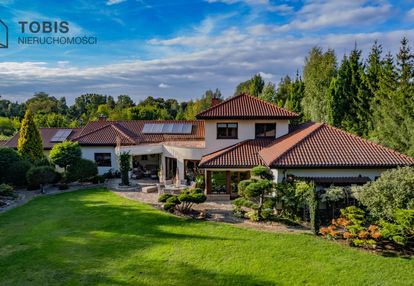 Rezydencja ze stawem i starodrzewem – chy