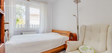 Duży ogród, obok centrum - mieszkanie + poddasze