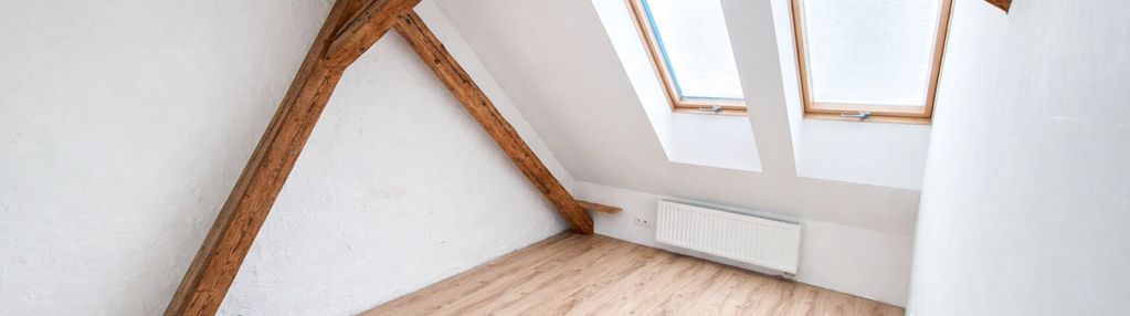 Dwa pokoje z antresolą na łazarzu!