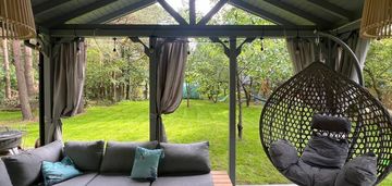 *** domek w malowniczej, leśnej okolicy ***