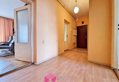 Obniżka ceny ! trzypokojowe mieszkanie w centrum z potencjałem.