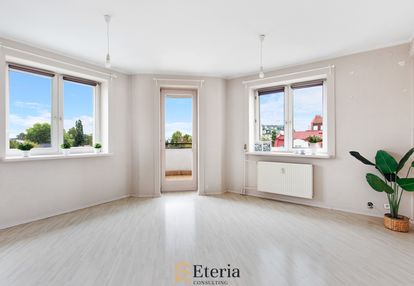 Dwa poziomy życia, jeden dom rodzinny-cisza-zieleń