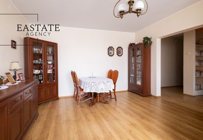 Dwupoziomowe mieszkanie z balkonem i garażem