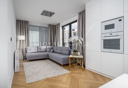 Narożny apartament z loggią na 9. piętrze