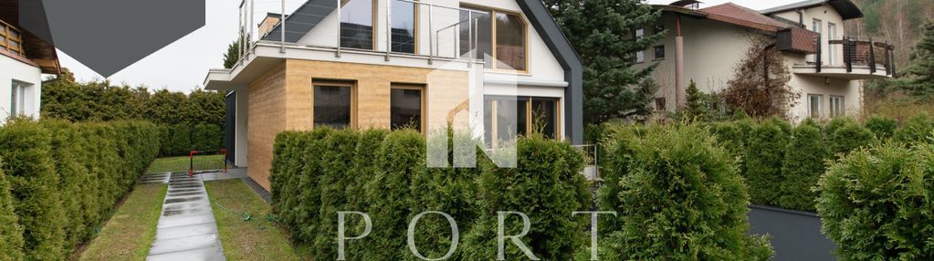 Nowoczesny dom rumi w otulinie lasu