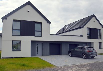 Nowo budowany dom- w zabudowie bliźniaczej