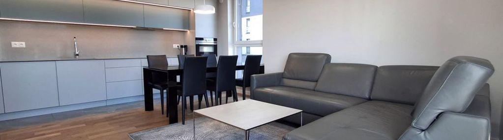 Bezpośrednio: 2 miejsca postojowe, klimatyzacja