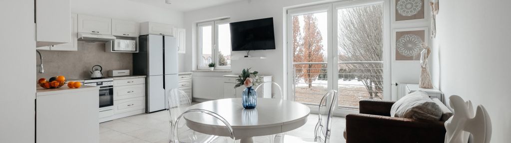 Dla rodziny 5 pokoi segment skrajny 2 m. postojowe