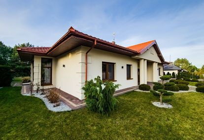 Parterowy dom pod lasem z 2020r!