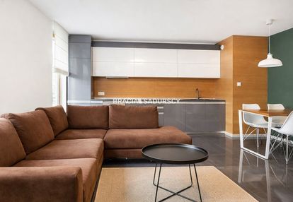 2 pokoje z balkonem ruczaj