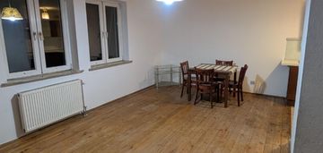 Dwupoziomowe mieszkanie w markach