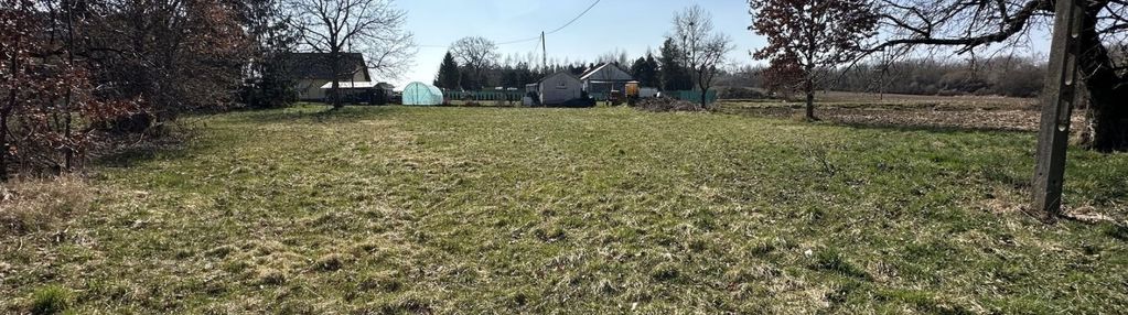 Działki budowlane ok. 11 arów w nowym dwórze.