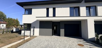 Nowoczesny dom w zabudowie bliźniaczej