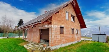 Beskid żywiecki - dom jednorodzinny w hucisku.