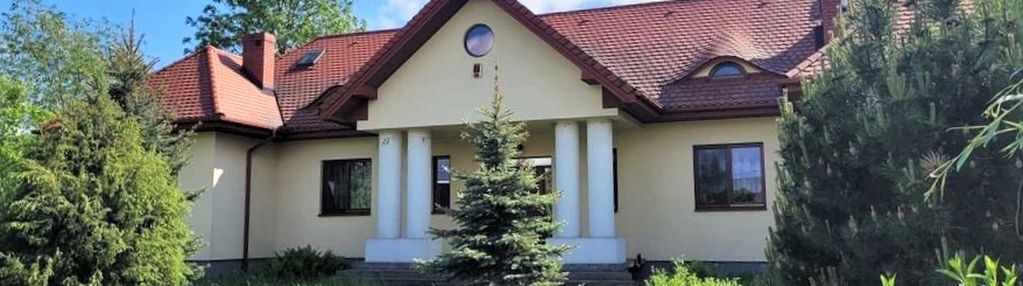 Dom z 2012r na działce 1530 m.kw. lub 1,77 ha.