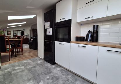 Klimatyczne mieszkanie 63.74m², po podłodze 105m²