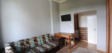 Osobna kuchnia, pompa ciepła, 2 piwnice + komórka