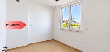 Kawalerka z własną działką w małej klonii!