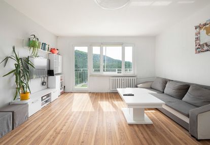 Mieszkanie z panoramicznym widokiem przy lesie
