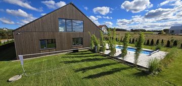 Nowoczesny dom z basenem i spa