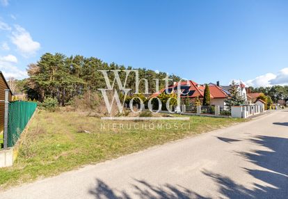 Działka granicząca z lasem, niedaleko morza,