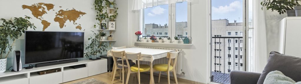 3 pokoje, dwie komórki, balkon, włochy.